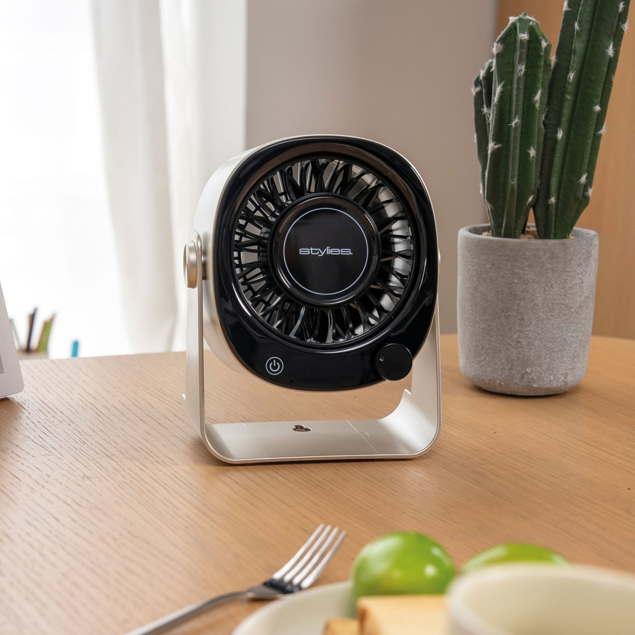 koenig-alassio-nova-tischventilator-akku-usb-c-2 image 2